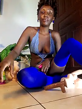 lynnkatrina online show from April 4, 2:38 pm