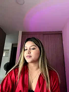 lunablossom  online show from October 17, 10:35 pm