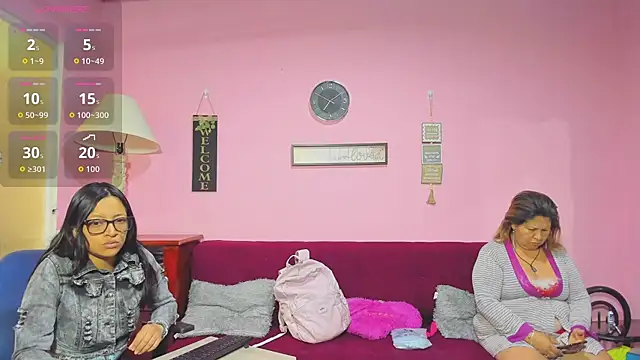 lesbiancuple online show from September 29, 12:10 pm