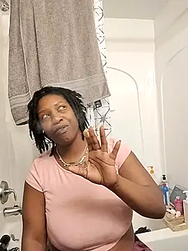 markquanna online show from December 20, 5:44 am