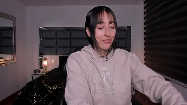 Mariana Joness online show from November 11, 2:18 am