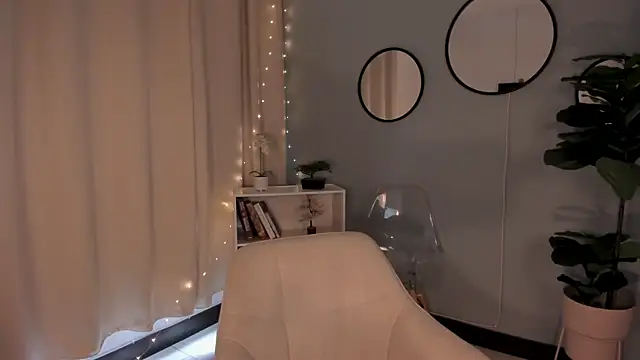 LiaPearce online show from September 13, 4:15 pm