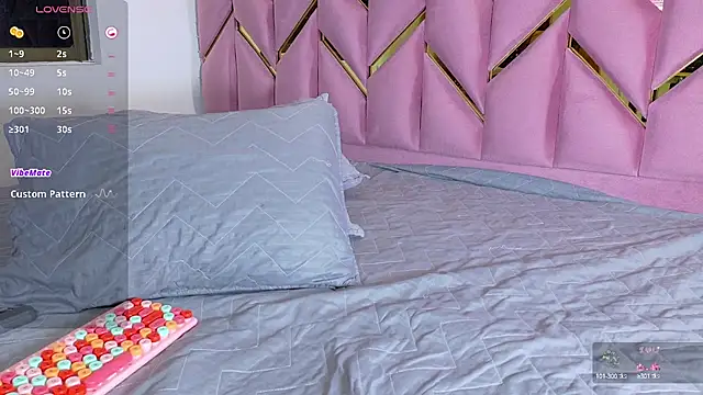 hornyhousekeeper  online show from September 17, 1:09 pm