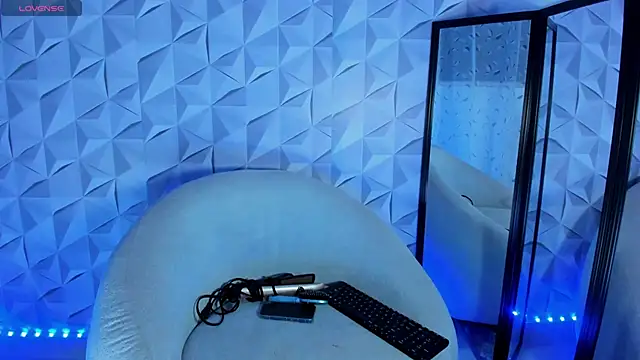 adda mancini online show from November 26, 4:57 am