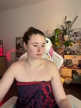 sweetest pie online show from March 5, 11:00 pm