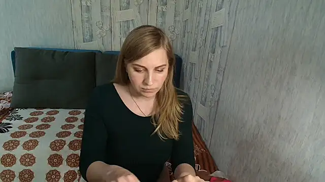 Pilly green  online show from October 3, 8:41 am