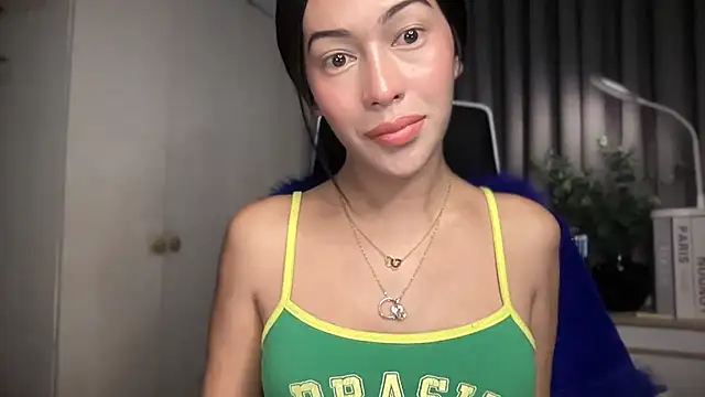 Jasmine Elcock online show from May 16, 7:35 pm