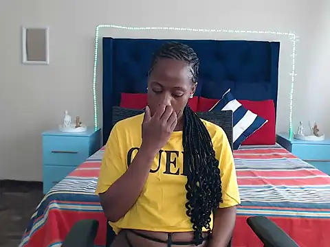 QUEENMANDYY online show from March 17, 6:50 am