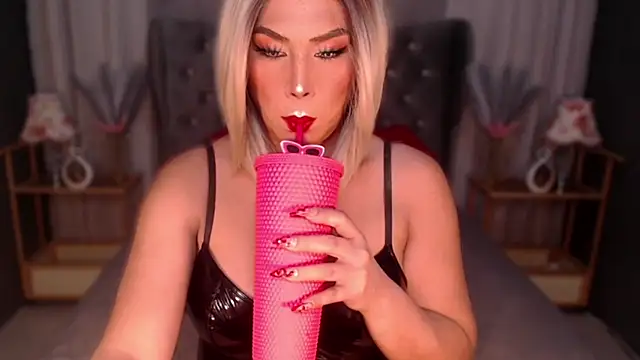 FUCKDOLL Giamoore online show from April 3, 8:29 pm