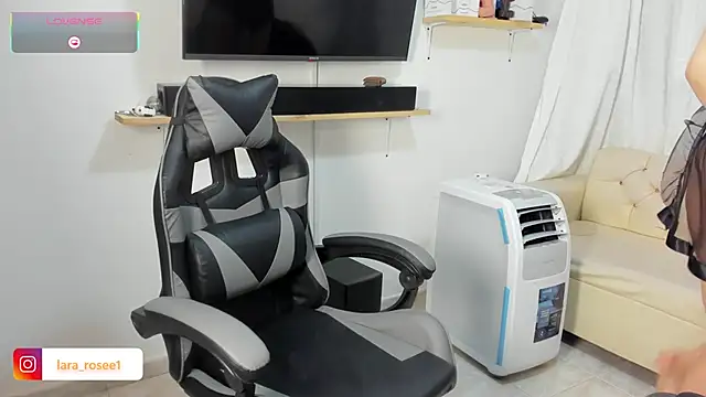 lara rose1 online show from September 18, 6:23 am