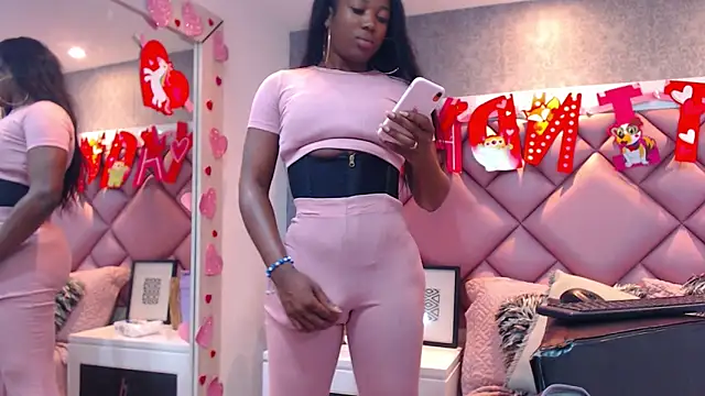 DanielaDuff online show from October 10, 8:25 pm