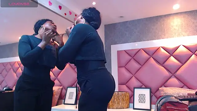 DanielaDuff online show from October 28, 7:41 pm