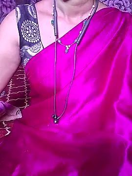 XBHUUME online show from April 2, 5:10 pm