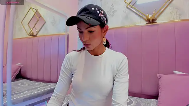 HannaPetit online show from April 15, 7:14 pm