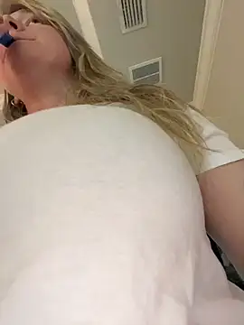 Vivian MayXxX online show from April 12, 6:22 pm