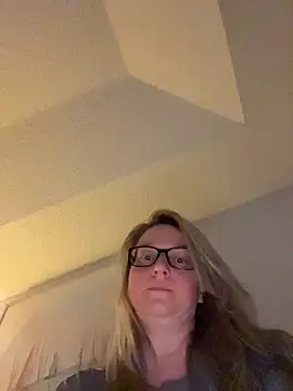 Vivian MayXxX online show from August 7, 6:42 am