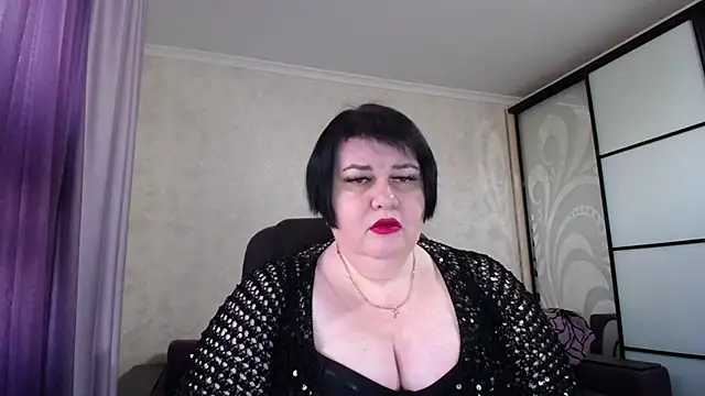 JuicyLady Di online show from October 26, 5:58 am