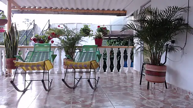 maya hottt online show from December 18, 11:04 am