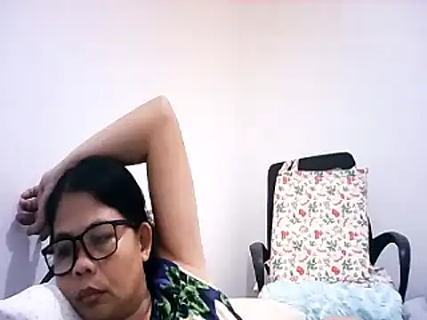 pinay milfxx online show from November 30, 1:21 am