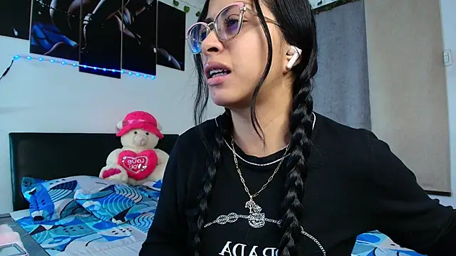 yesie hot online show from July 27, 1:13 am