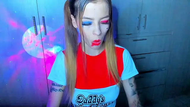 barbiee 05 online show from November 2, 4:05 am