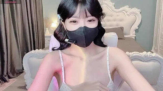 Mya Lee online show from January 17, 4:58 pm