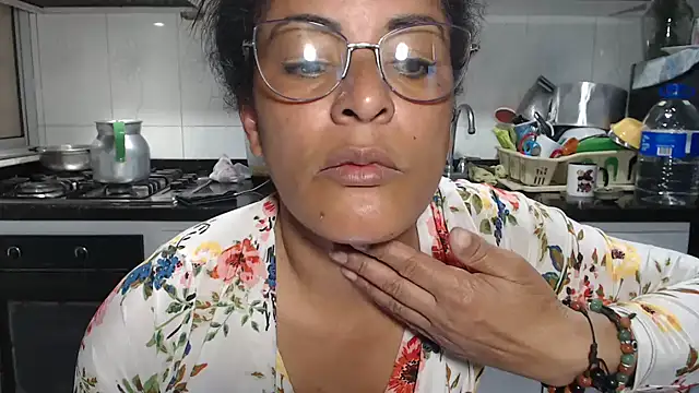 kateleyagrey online show from December 22, 8:23 pm