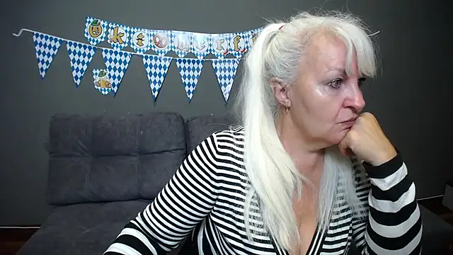 BlondyLeeBest online show from September 27, 6:59 pm