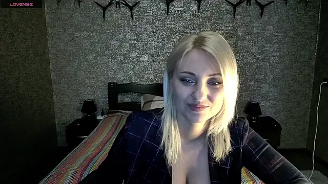annagreeneyess online show from April 30, 12:32 pm