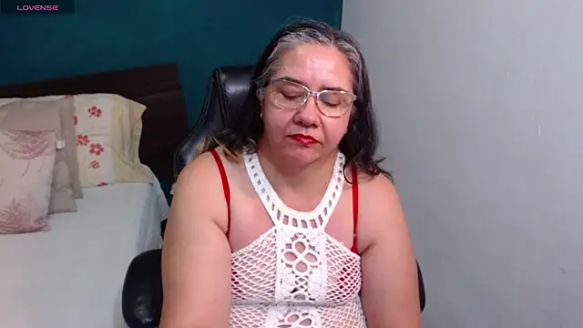 scaelettdubois online show from March 27, 2:46 am