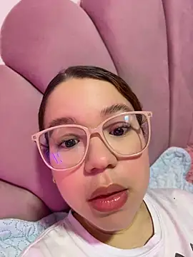 Lucyklein2022 online show from July 18, 3:36 pm
