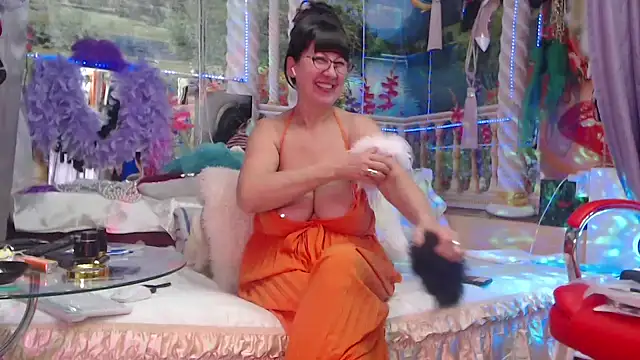 NightOrhideya online show from December 2, 8:59 am