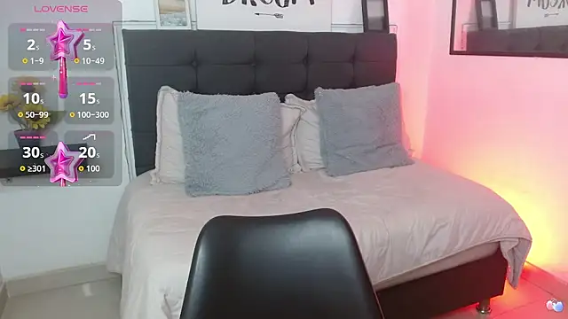 vaness weet online show from October 4, 9:41 pm