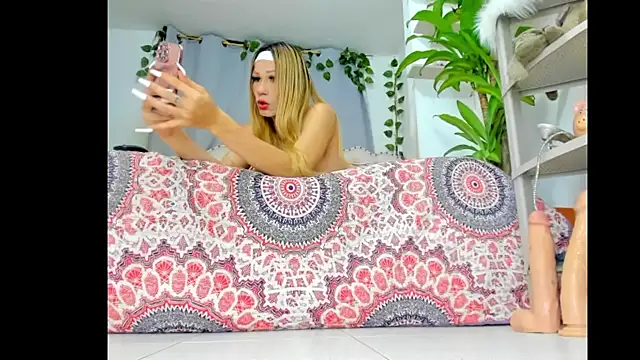 khalyn jenner online show from November 27, 12:02 am