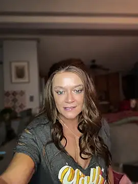 cowgirlc online show from April 18, 3:20 am