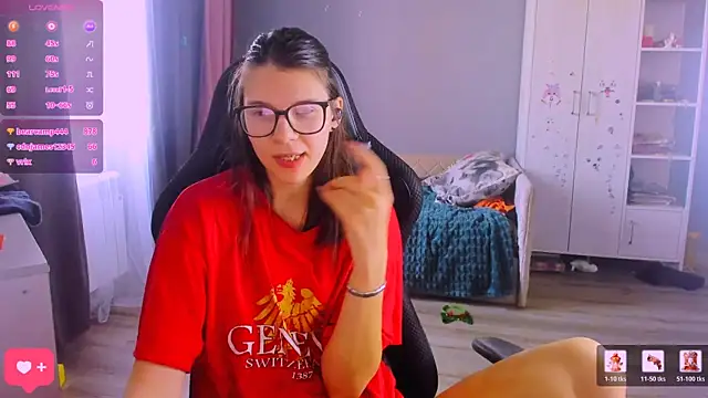 MollyLollipop online show from March 2, 7:15 am