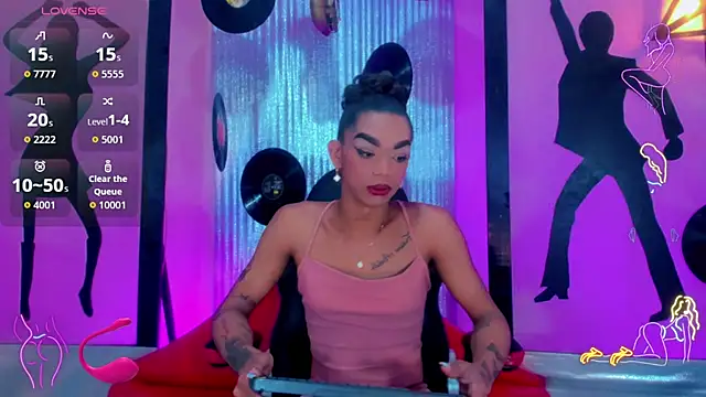 nickyminach  online show from November 19, 7:47 pm