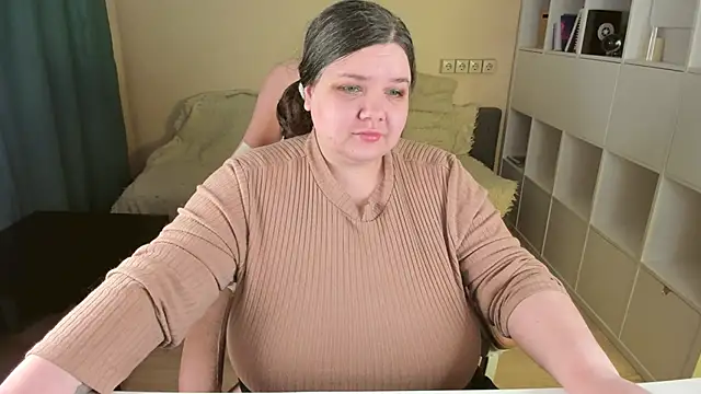 PlumPie online show from November 16, 3:45 pm