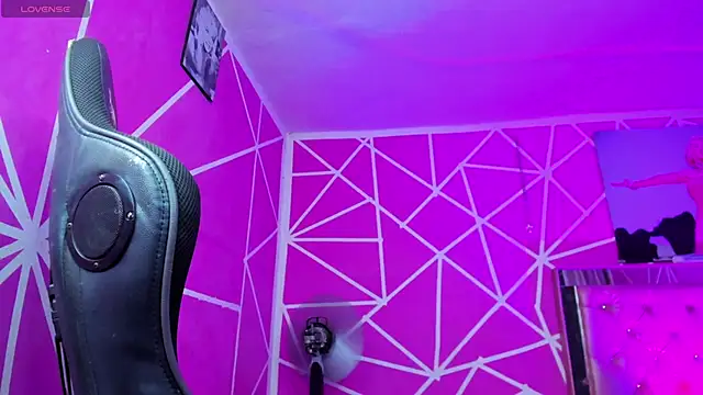 Ortegakim online show from September 13, 7:05 am