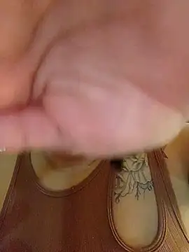 LizzRouse online show from February 16, 1:00 pm