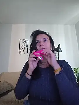 Amber  Davis online show from April 17, 12:51 pm