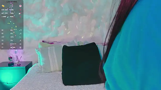 emmajohnss online show from April 17, 4:03 am