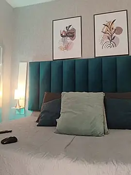 Madisonsmiith online show from February 26, 8:30 pm