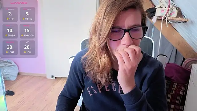 Lina lou4 online show from March 29, 3:00 pm