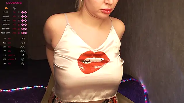 nutcrew online show from December 13, 10:05 pm