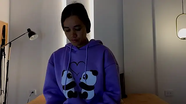 sexychanell 18 online show from April 18, 1:35 pm