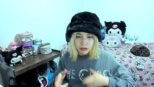 Akane-Mou online show from September 15, 7:05 am