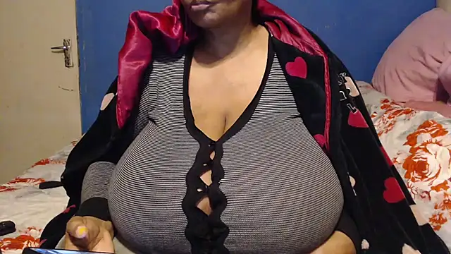 CUTEFIRMMELONSS online show from September 29, 10:15 pm