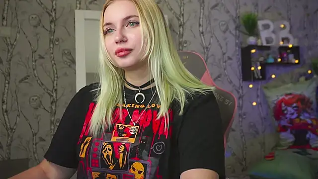 Moon Valkyrie online show from February 3, 6:40 am