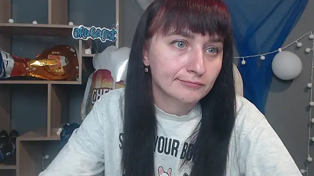 NinaFlawlees online show from October 2, 12:10 pm